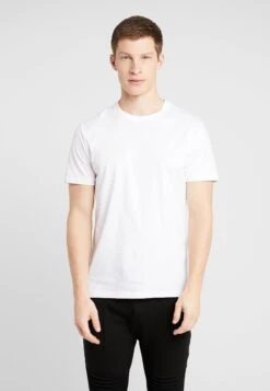 Pier One 5 Pack - T-Shirt Basic - White 9 Pier One 5 Pack - T-Shirt Basic - White -Pier One 09629680fd4c490bb0c8df506a9891fc