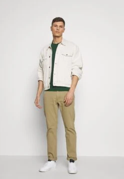 Pier One -Pier One 09f40a0855824be5b114a7ee6a674350