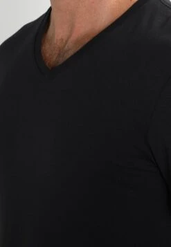 Pier One 2 Pack - T-Shirt Basic - Black 11 Pier One 2 Pack - T-Shirt Basic - Black -Pier One 144a18a099e5428c92602fed22a8b338