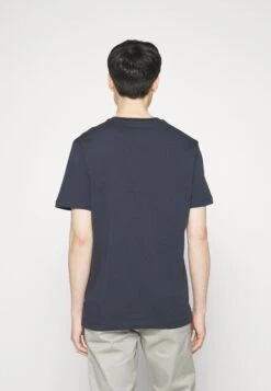 Pier One Cocktail Tee- T-Shirt Print - 503 - Dark Blue 10 Pier One Cocktail Tee- T-Shirt Print - 503 - Dark Blue -Pier One 38497a2249dd47d5ae90f41ac9c92d30