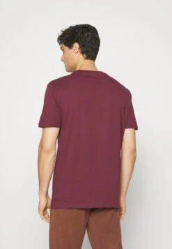Pier One 3 Pack - T-Shirt Basic - Off-White/Bordeaux/Mint 11 Pier One 3 Pack - T-Shirt Basic - Off-White/Bordeaux/Mint -Pier One 429b9129347a433b918b9629362cc701