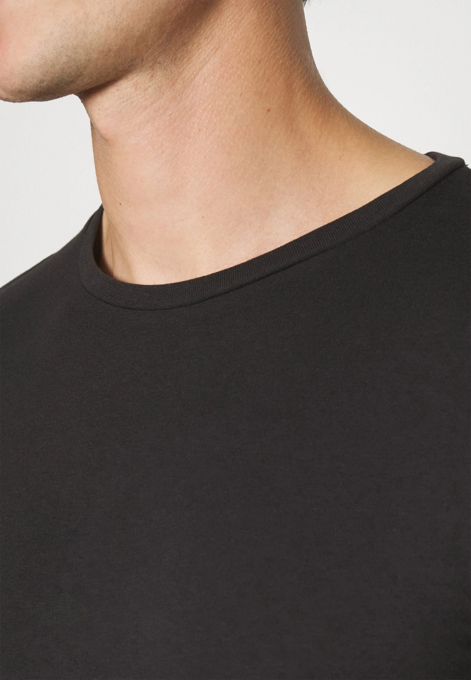 Pier One 3 Pack Muscle Fit- T-Shirt Basic - Black 7 Pier One 3 Pack Muscle Fit- T-Shirt Basic - Black - Afbeelding 5