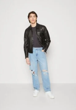 Pier One Distress On Knees - Relaxed Fit Jeans - Light Blue Denim 9 Pier One Distress On Knees - Relaxed Fit Jeans - Light Blue Denim -Pier One 5858246482774043b279d086509f30a8