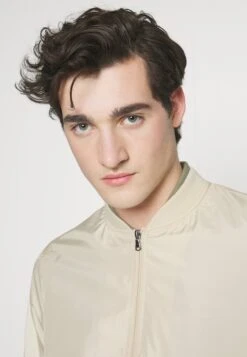 Pier One Bomberjacks - Beige 13 Pier One Bomberjacks - Beige -Pier One 5e692062430840f0a678357133c5816a