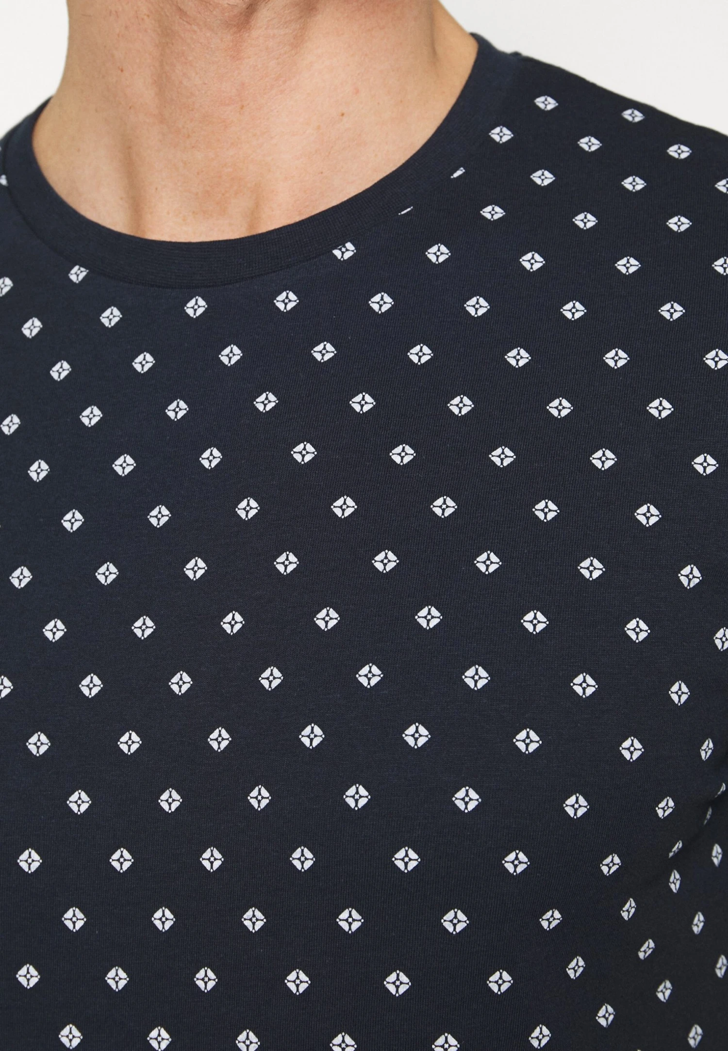 Pier One 3 Pack - T-Shirt Print - White/Dark Blue/Red 9 Pier One 3 Pack - T-Shirt Print - White/Dark Blue/Red - Afbeelding 7