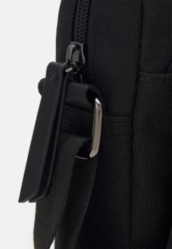 Pier One Unisex - Schoudertas - Black -Pier One 6015a635267a4538aeda73eaf2b65393