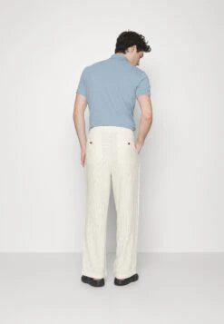 Pier One Drawcord Trousers Linen Blend - Broek - Off-White -Pier One 65c988989ad143de851aee47dda41e80