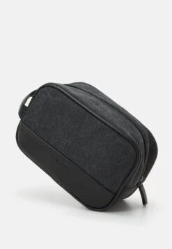 Pier One Unisex - Toilettas - Black 10 Pier One Unisex - Toilettas - Black -Pier One 674ff8504a974fd0a6613ac637df3a32