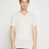 Pier One T-Shirt Basic - Off-White 1 Pier One T-Shirt Basic - Off-White -Pier One 67dda01268b949fc9817e6497d4e5d2c