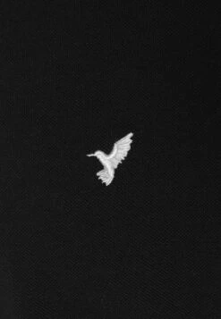 Pier One Pique Embro Detail- T-Shirt Basic - Black 7 Pier One Pique Embro Detail- T-Shirt Basic - Black -Pier One 6c7c2588324644019773d655c64baea8