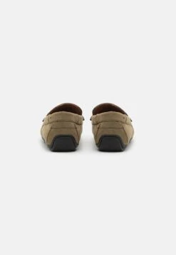 Pier One Unisex - Mocassins - Olive 10 Pier One Unisex - Mocassins - Olive -Pier One 83d1f5a6a06847da9775750cb73a9d57