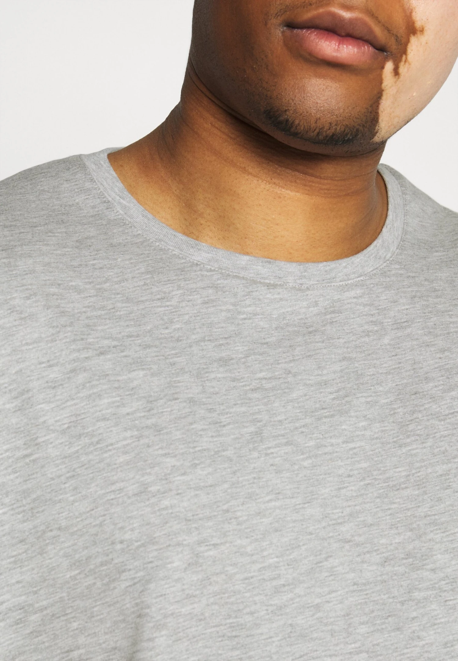 Pier One 5 Pack - T-Shirt Basic - Khaki/Grey/Dark Blue 8 Pier One 5 Pack - T-Shirt Basic - Khaki/Grey/Dark Blue - Afbeelding 6