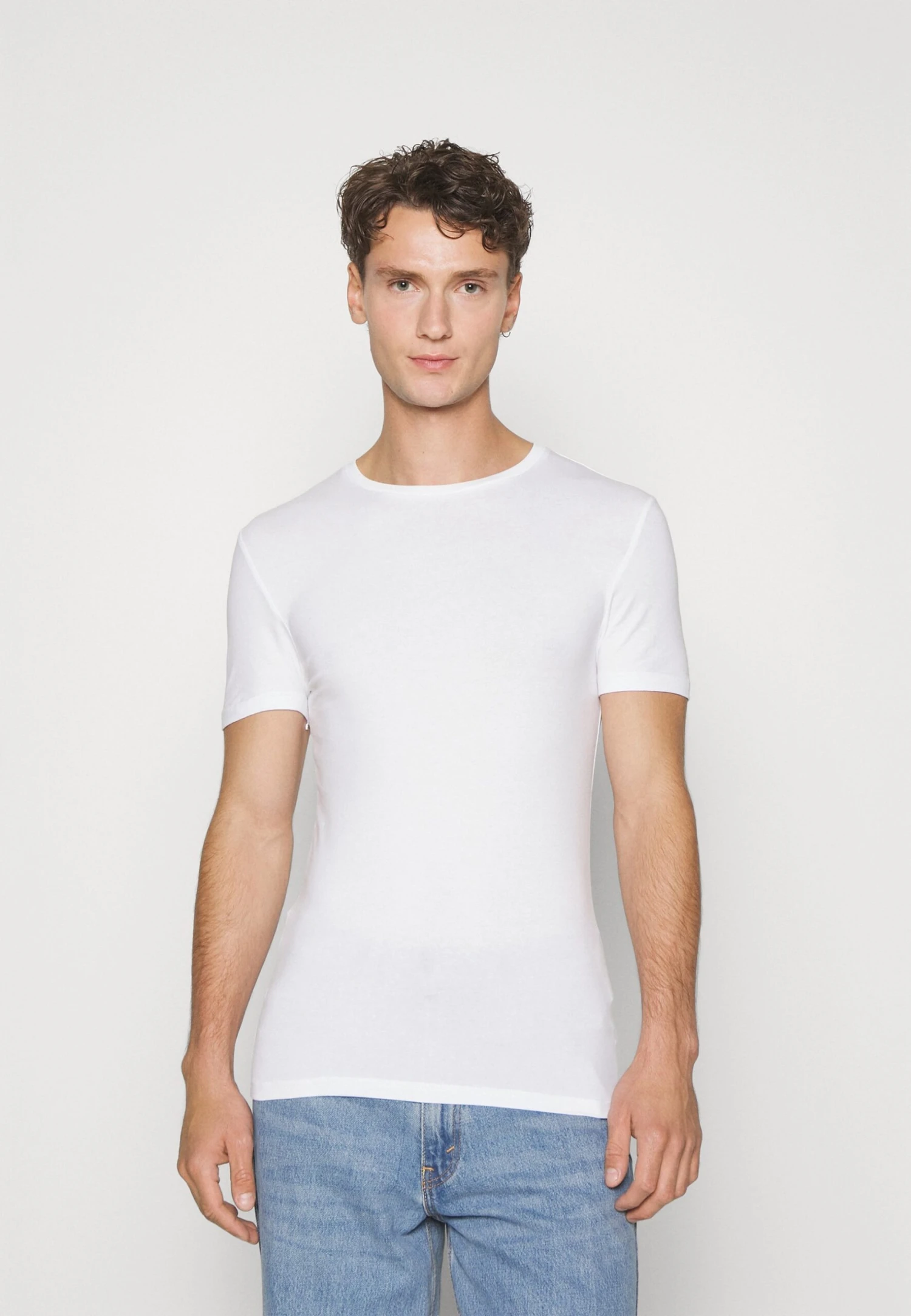 Pier One 3 Pack Muscle Fit- T-Shirt Basic - White 4 Pier One 3 Pack Muscle Fit- T-Shirt Basic - White - Afbeelding 2