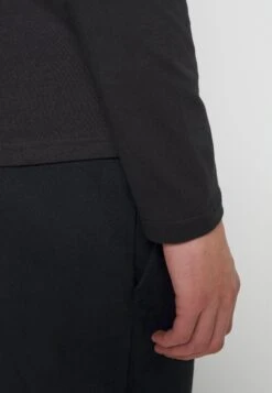 Pier One 5 Pack - Longsleeve - Black/White/Olive 15 Pier One 5 Pack - Longsleeve - Black/White/Olive -Pier One 9c999edfb4784781b9b45e88c2578460