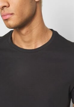 Pier One 7 Pack - T-Shirt Basic - Black 13 Pier One 7 Pack - T-Shirt Basic - Black -Pier One 9ff1310308384925af8ab3297a7ee42a