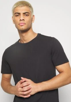 Pier One 7 Pack - T-Shirt Basic - Black 12 Pier One 7 Pack - T-Shirt Basic - Black -Pier One a537c665fcb548988df38d98a88a46a2