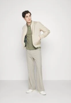 Pier One Bomberjacks - Beige 10 Pier One Bomberjacks - Beige -Pier One cf4b56aaa2c448748d49620031823b05