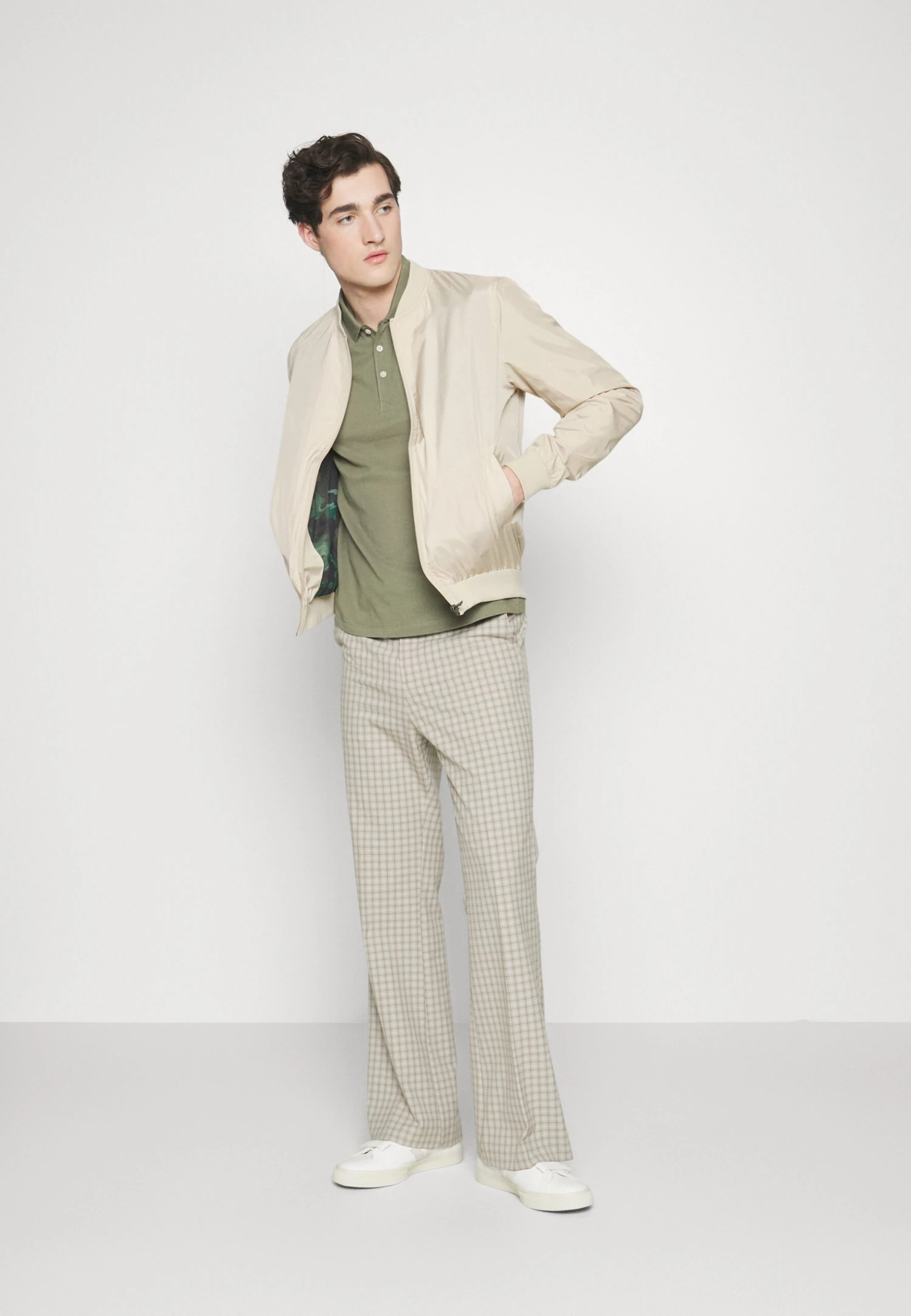 Pier One Bomberjacks - Beige 4 Pier One Bomberjacks - Beige - Afbeelding 2