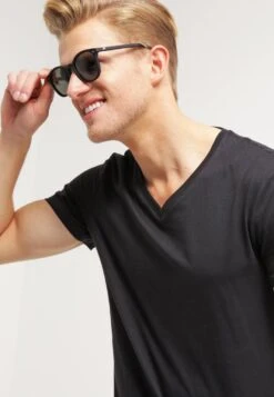 Pier One 2 Pack - T-Shirt Basic - White/Black 11 Pier One 2 Pack - T-Shirt Basic - White/Black -Pier One e073533816284d398e474fb2d3238a21