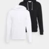 Pier One 2 Pack - Hoodie - Black/White 2 Pier One 2 Pack - Hoodie - Black/White -Pier One e726b483d5314140af2c74486da6e1bb