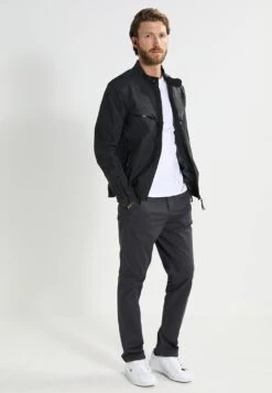 Pier One 2 Pack - T-Shirt Basic - White 8 Pier One 2 Pack - T-Shirt Basic - White -Pier One ee6eba2972234e879b90da4d007f28f1