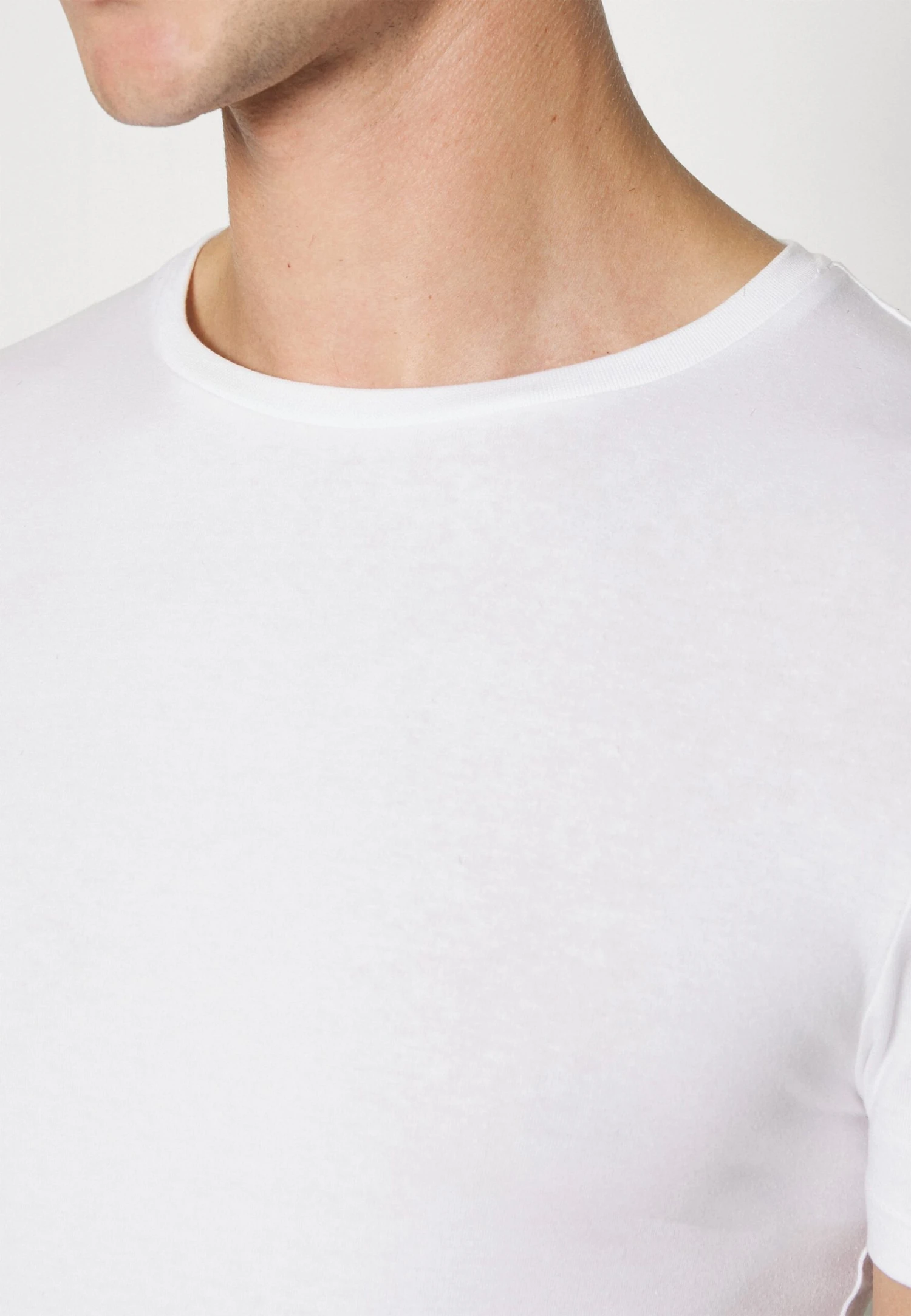 Pier One 3 Pack Muscle Fit- T-Shirt Basic - White 7 Pier One 3 Pack Muscle Fit- T-Shirt Basic - White - Afbeelding 5