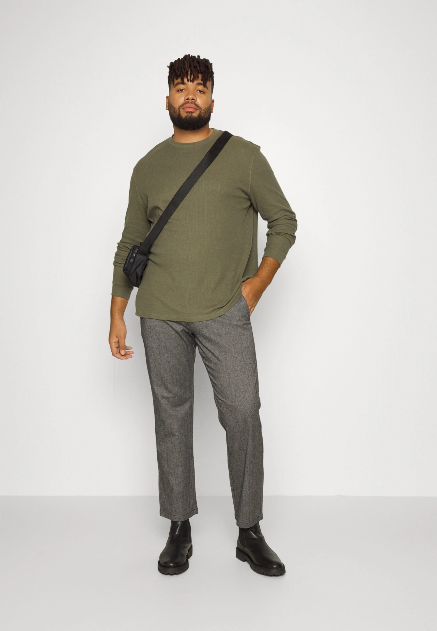 Pier One Longsleeve - Olive 4 Pier One Longsleeve - Olive - Afbeelding 2